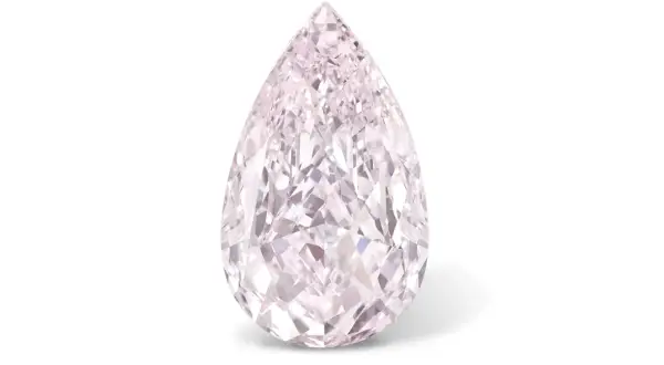 Ein tropfenförmiger, heller lila Diamant, dessen Name "The Graff Pink" lautet, funkelt im Licht.