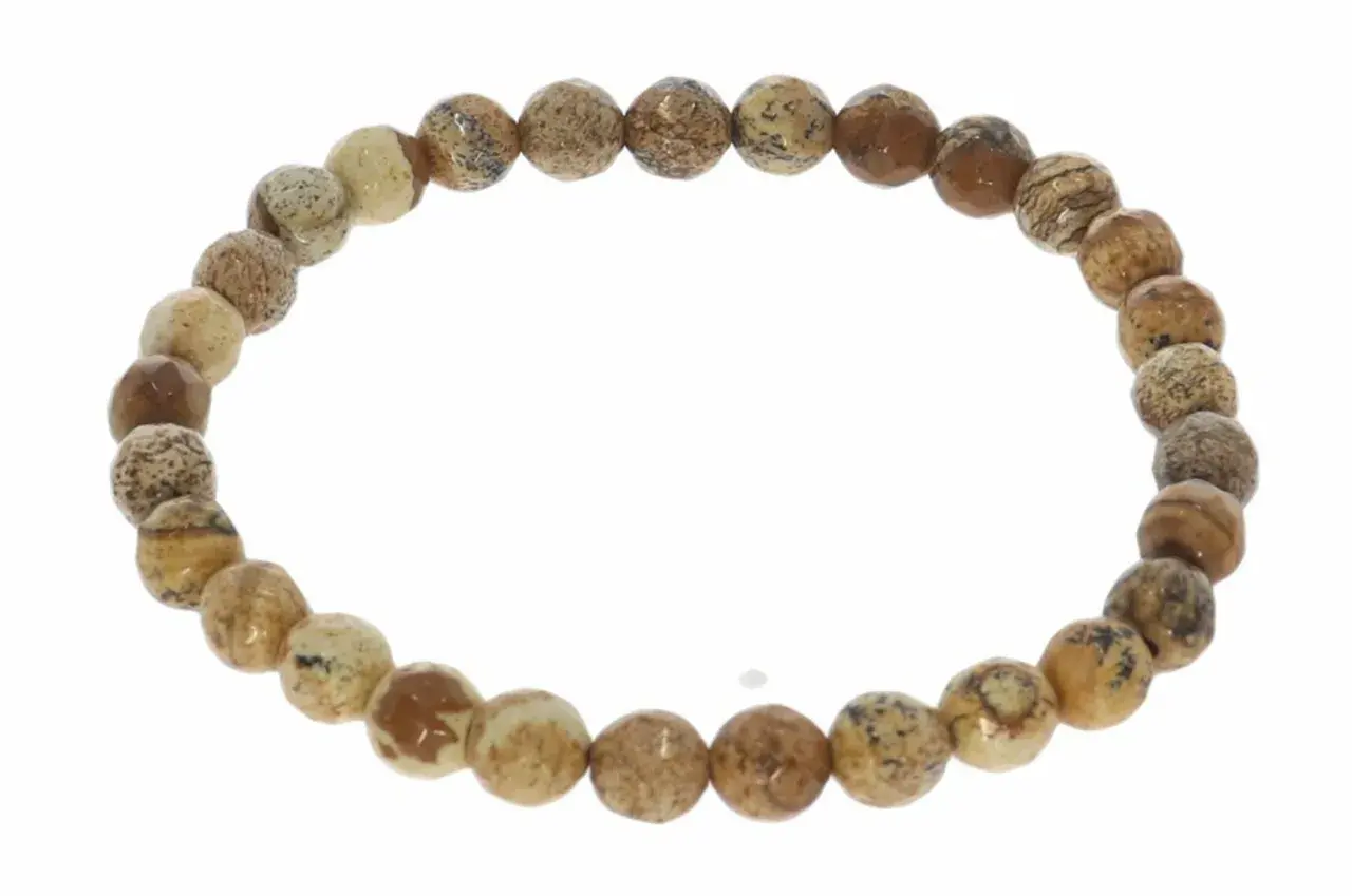 Armband aus braunen und beigen Jaspis-Steinen, die wie ein Muster aussehen.