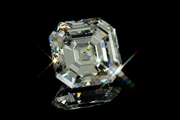 Ein glitzernder Diamant im Asscher Schliff, der auf schwarzem Hintergrund reflektiert und Regenbogenlicht bricht.